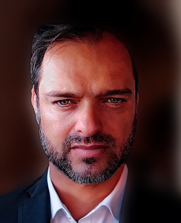 Javier González, Director y Capacitador de SALES STUDIO — automatización de ventas de motos en Guatemala